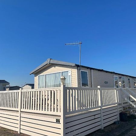 Delightful 6 Berth Holiday Home With Decking Area Chichester Exteriér fotografie