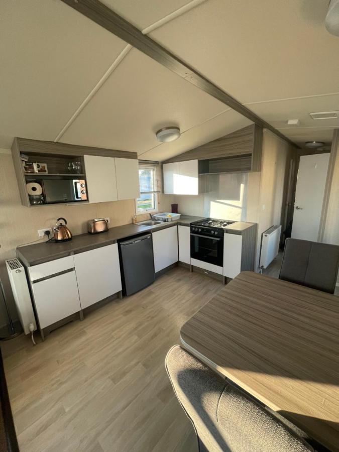 Delightful 6 Berth Holiday Home With Decking Area Chichester Exteriér fotografie