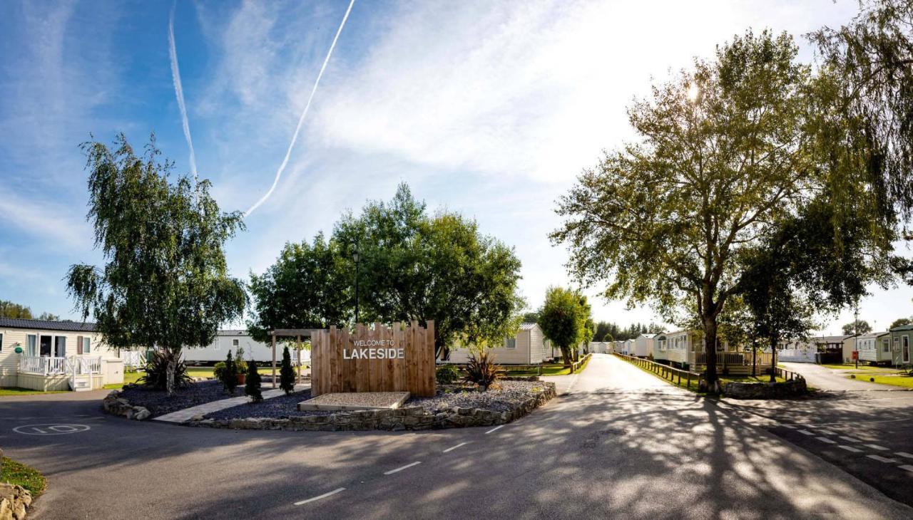 Delightful 6 Berth Holiday Home With Decking Area Chichester Exteriér fotografie