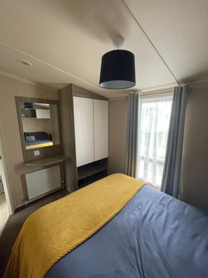 Delightful 6 Berth Holiday Home With Decking Area Chichester Exteriér fotografie