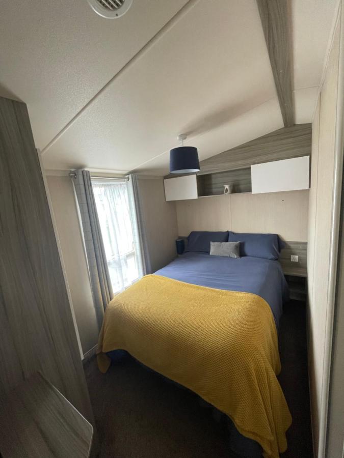 Delightful 6 Berth Holiday Home With Decking Area Chichester Exteriér fotografie