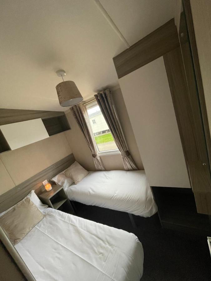Delightful 6 Berth Holiday Home With Decking Area Chichester Exteriér fotografie