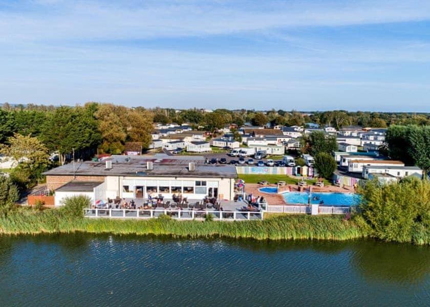 Delightful 6 Berth Holiday Home With Decking Area Chichester Exteriér fotografie